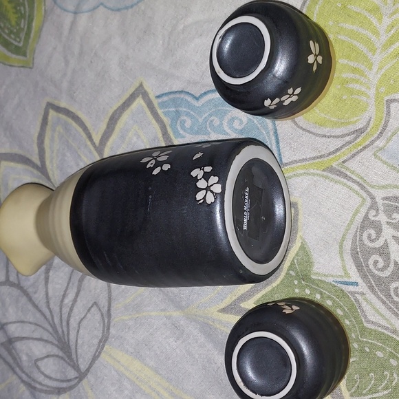 Sake set Nwot - Picture 4 of 6